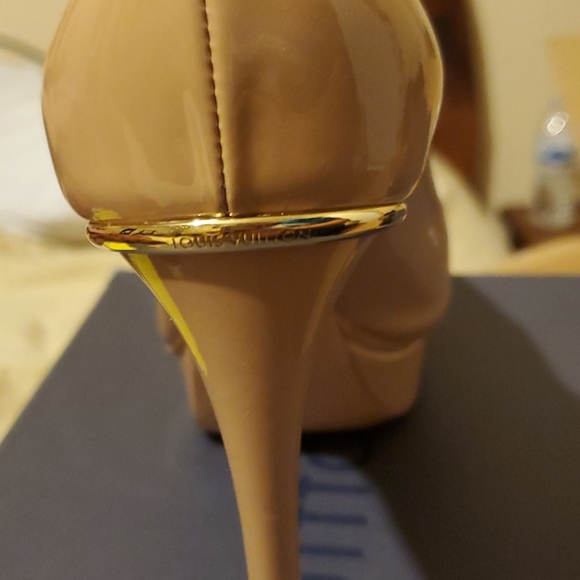 Designer shoes - Picture 4 of 4